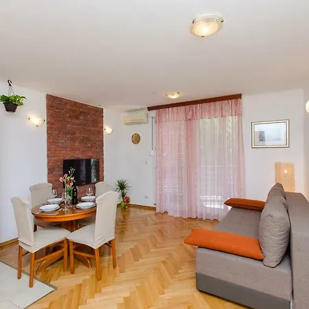 Apartament Lucija