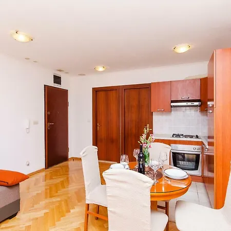 Appartement Lucija *