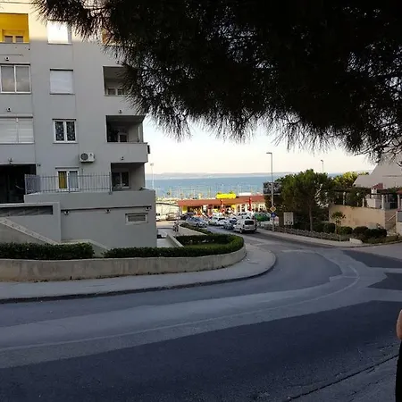 Lucija アパート スプリト